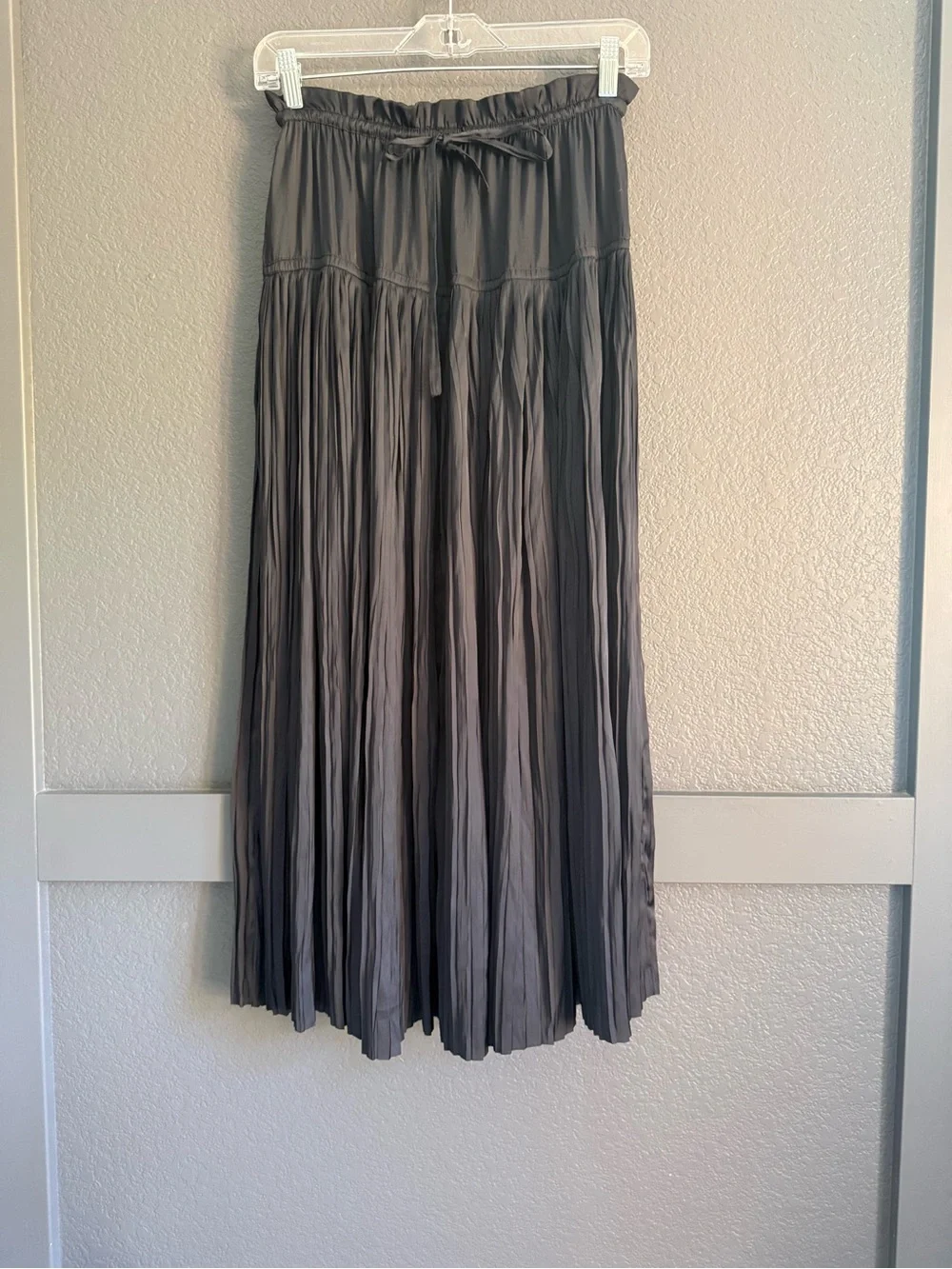 ULLA JOHNSON • Victoria navy pleated midi skirt - size 0 - Picture 5 of 10